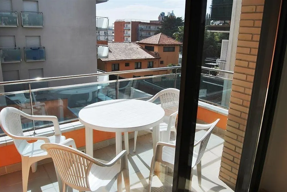 Eton Apartments Λορέτ Ντε Μαρ